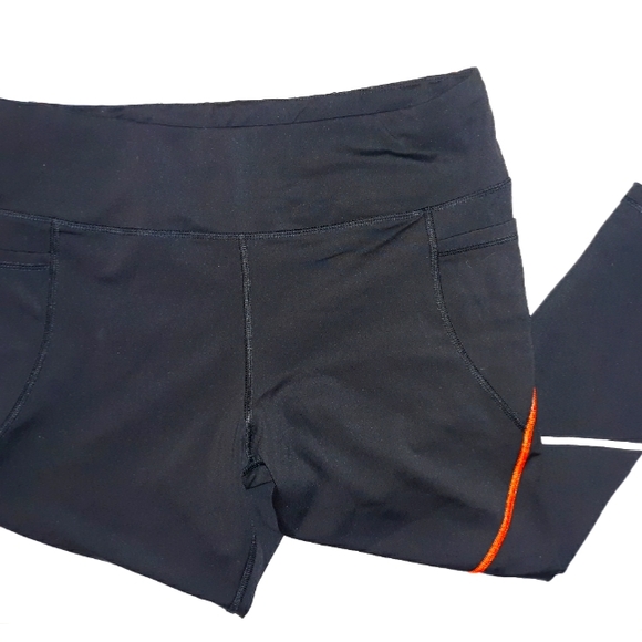 Like New~AVIA Plus Size 16-18 Ladies Athletic Compression Capri~Moisture Wicking - Picture 4 of 16